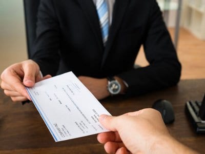 Consegna di un assegno come caparra